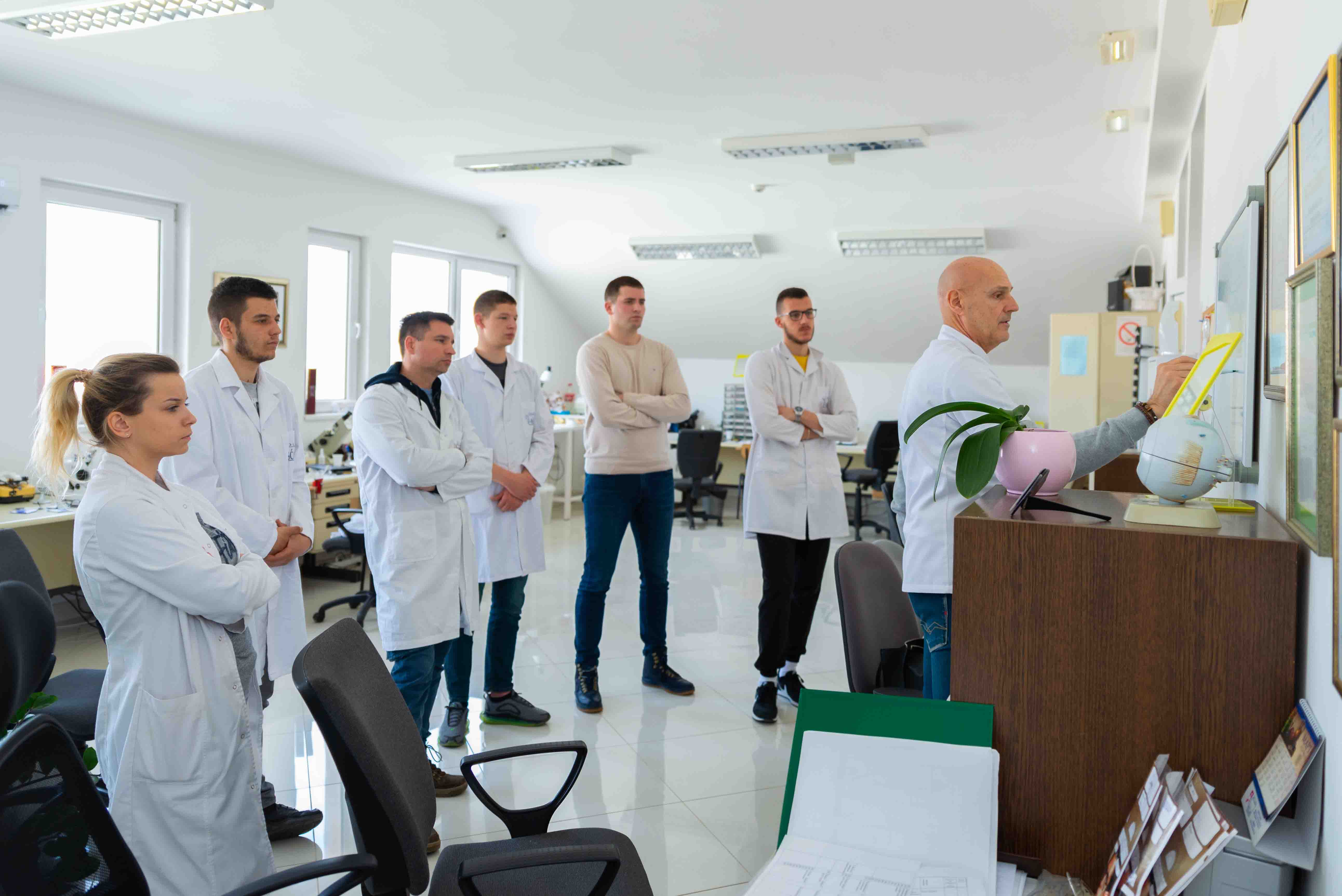 Practical class in school First private optician school "Pašćan"